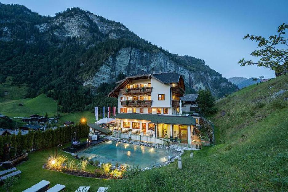 Naturhotel Huettenwirt Im Grossarltal Hüttschlag Extérieur photo
